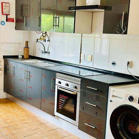 Portimao Central Holiday Guesthouse Luaran gambar